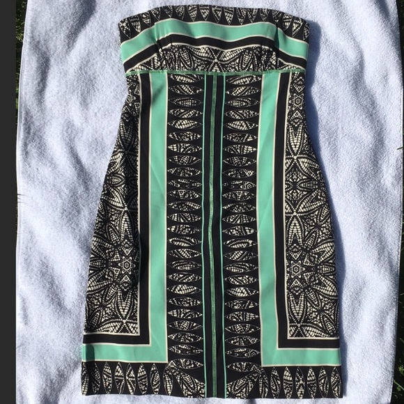 Nicole Miller strapless silk dress. - Picture 2 of 16